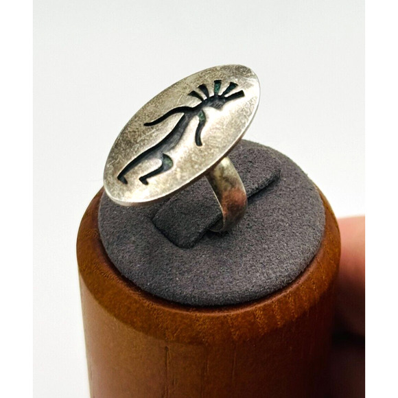 Navajo Artist Signed "T" Sterling Silver Kokopelli Figure Ring! Size 7 & 5.85 G - Picture 2 of 6